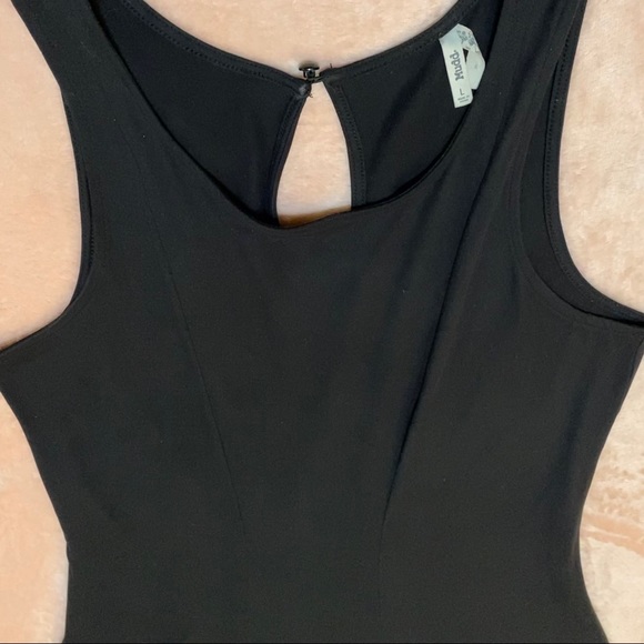 Mudd • Keyhole Shift Dress - Picture 2 of 5